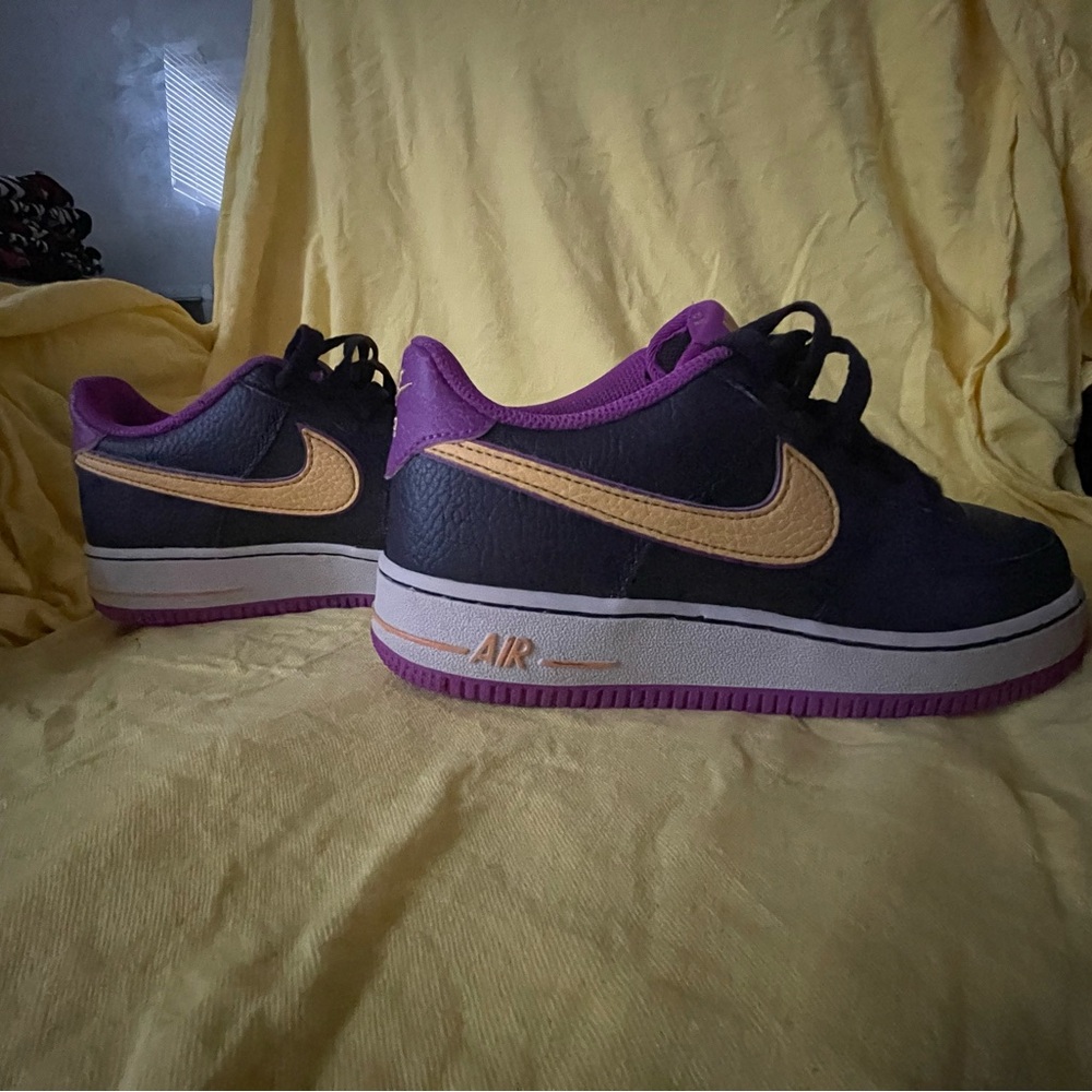 AIR FORCE 1 LOW GS
"LAKERS"

5 1/2 Yourh